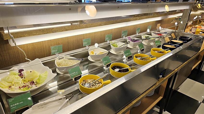 高雄住宿推薦｜康橋商旅六合夜市七賢館，緊鄰捷運美麗島站、六合夜市，入住享免費下午茶、宵夜、早餐自助百匯！！