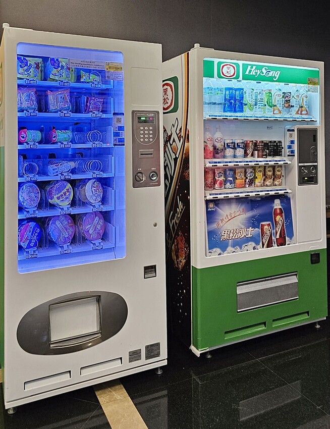 高雄住宿推薦｜康橋商旅六合夜市七賢館，緊鄰捷運美麗島站、六合夜市，入住享免費下午茶、宵夜、早餐自助百匯！！