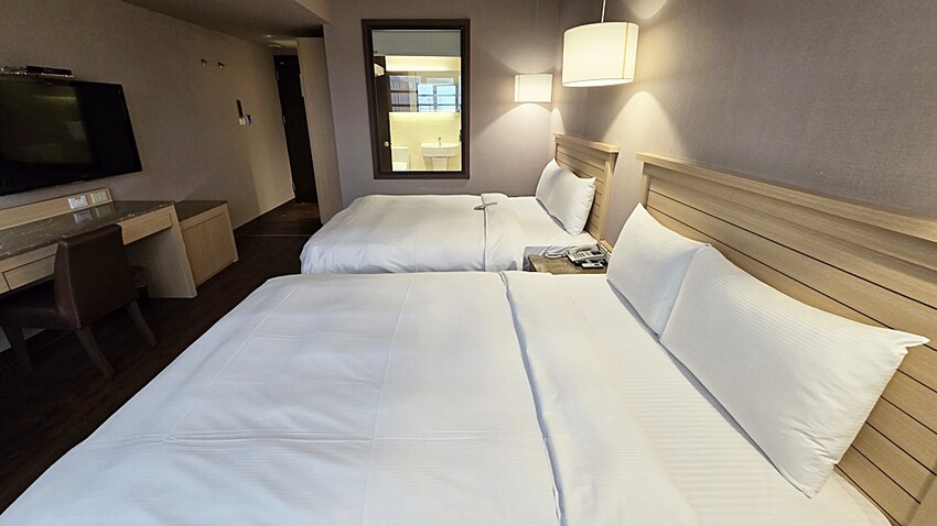 高雄住宿推薦｜康橋商旅六合夜市七賢館，緊鄰捷運美麗島站、六合夜市，入住享免費下午茶、宵夜、早餐自助百匯！！