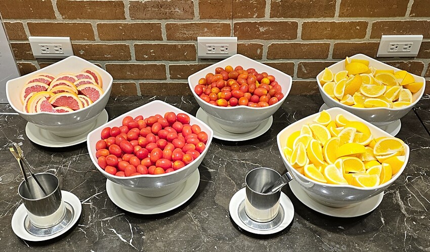 高雄住宿推薦｜康橋商旅六合夜市七賢館，緊鄰捷運美麗島站、六合夜市，入住享免費下午茶、宵夜、早餐自助百匯！！