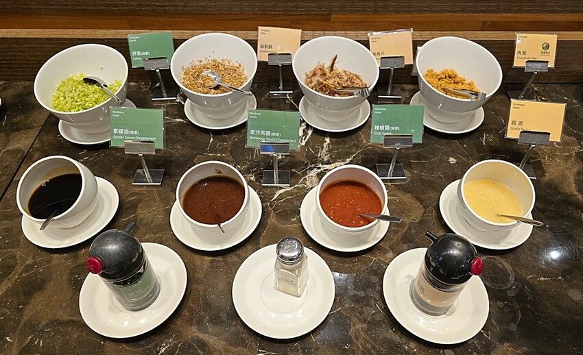 高雄住宿推薦｜康橋商旅六合夜市七賢館，緊鄰捷運美麗島站、六合夜市，入住享免費下午茶、宵夜、早餐自助百匯！！