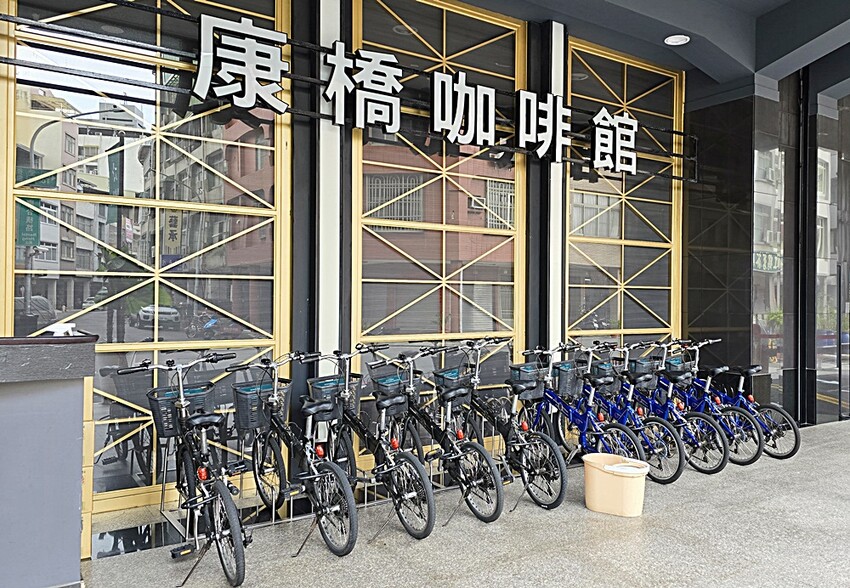 高雄住宿推薦｜康橋商旅六合夜市七賢館，緊鄰捷運美麗島站、六合夜市，入住享免費下午茶、宵夜、早餐自助百匯！！