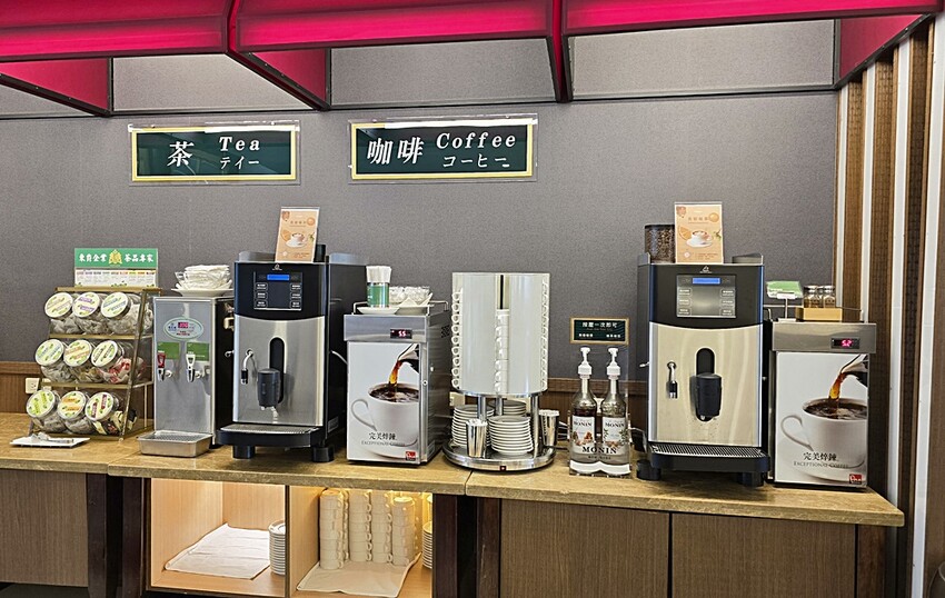 高雄住宿推薦｜康橋商旅六合夜市七賢館，緊鄰捷運美麗島站、六合夜市，入住享免費下午茶、宵夜、早餐自助百匯！！