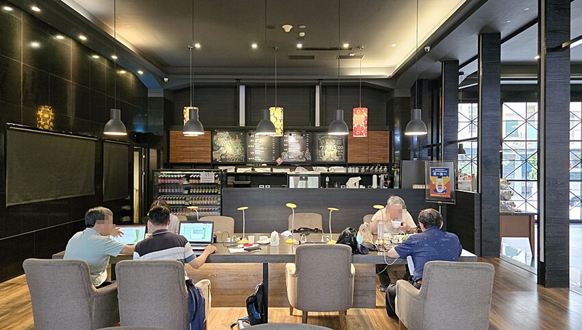 高雄住宿推薦｜康橋商旅六合夜市七賢館，緊鄰捷運美麗島站、六合夜市，入住享免費下午茶、宵夜、早餐自助百匯！！