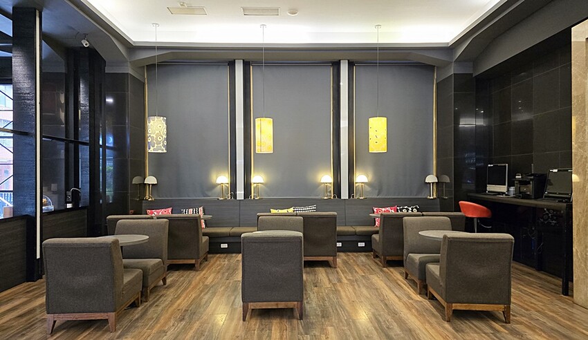 高雄住宿推薦｜康橋商旅六合夜市七賢館，緊鄰捷運美麗島站、六合夜市，入住享免費下午茶、宵夜、早餐自助百匯！！