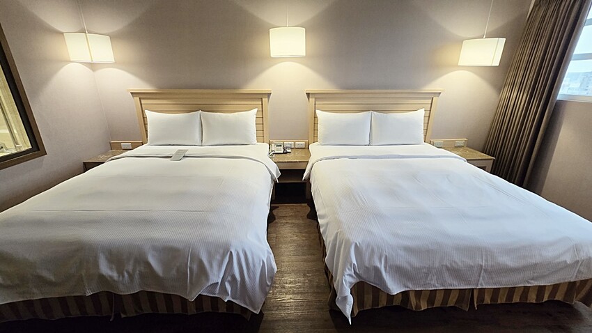 高雄住宿推薦｜康橋商旅六合夜市七賢館，緊鄰捷運美麗島站、六合夜市，入住享免費下午茶、宵夜、早餐自助百匯！！