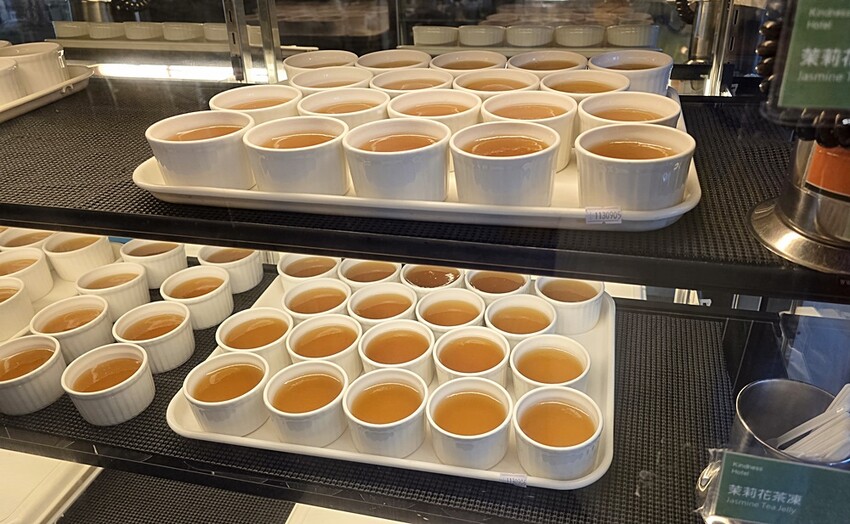 高雄住宿推薦｜康橋商旅六合夜市七賢館，緊鄰捷運美麗島站、六合夜市，入住享免費下午茶、宵夜、早餐自助百匯！！