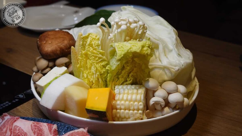 台北雞湯界LV！欣欣百貨必吃星曜雞湯，人蔘雞湯火鍋超好喝必吃。