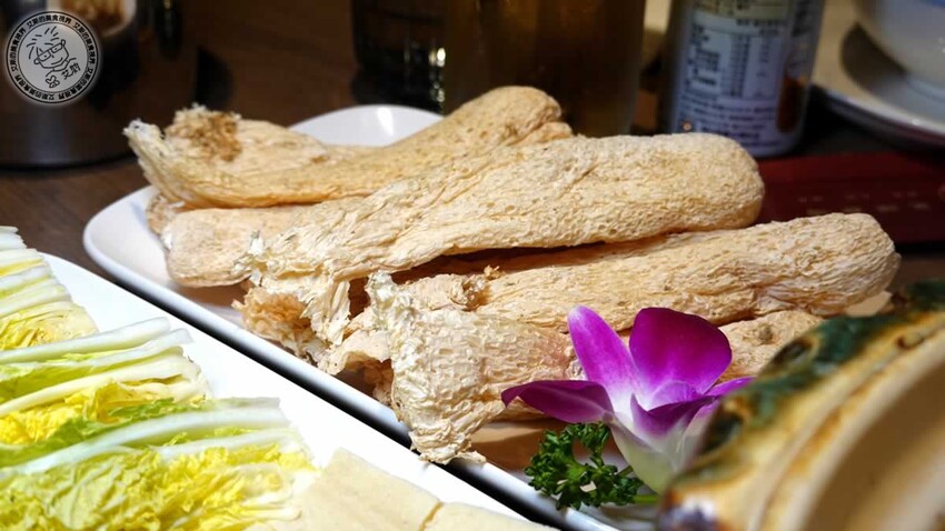 台北雞湯界LV！欣欣百貨必吃星曜雞湯，人蔘雞湯火鍋超好喝必吃。