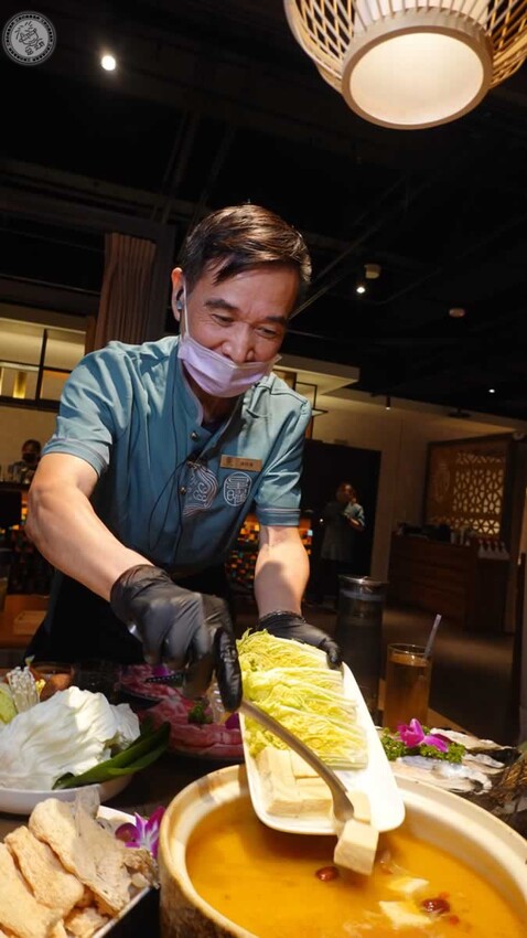 台北雞湯界LV！欣欣百貨必吃星曜雞湯，人蔘雞湯火鍋超好喝必吃。