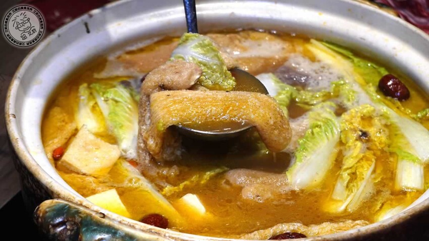 台北雞湯界LV！欣欣百貨必吃星曜雞湯，人蔘雞湯火鍋超好喝必吃。