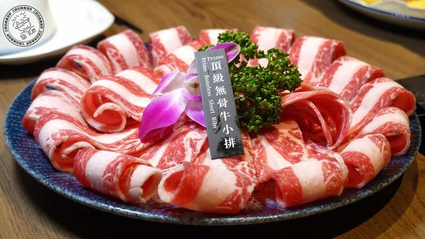 台北雞湯界LV！欣欣百貨必吃星曜雞湯，人蔘雞湯火鍋超好喝必吃。