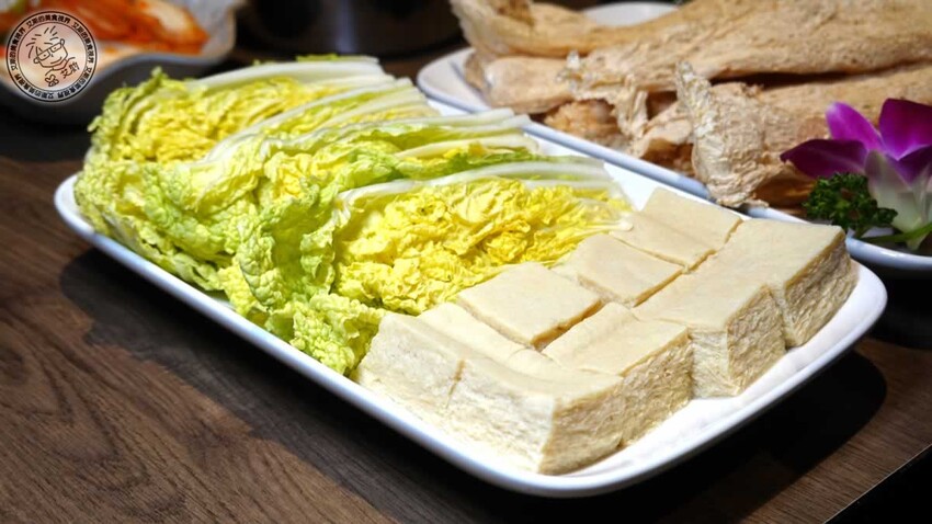 台北雞湯界LV！欣欣百貨必吃星曜雞湯，人蔘雞湯火鍋超好喝必吃。