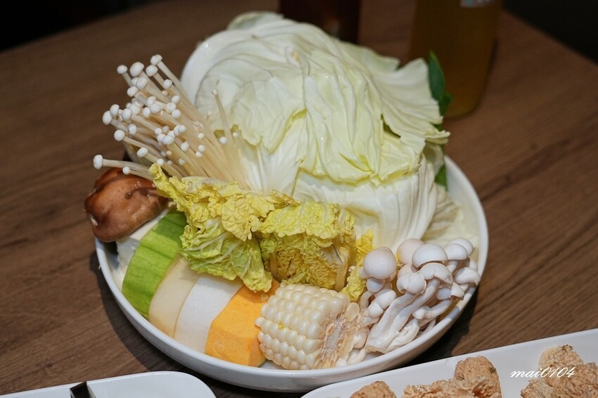 台北中山鍋物|雞湯界LV『星曜雞湯』推出午間個人獨享套餐,每 台北中山鍋物|雞湯界LV『星曜雞湯』推出午間個人獨享套餐,每