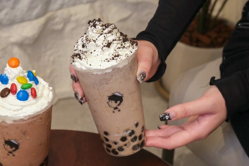 玉津咖啡｜台中南屯新開幕韓系咖啡廳，銅板價星冰樂+甜點通通吃得到! - 肉依小姐吃什麼