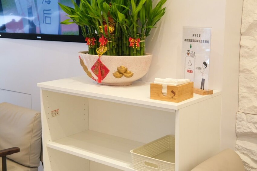 玉津咖啡｜台中南屯新開幕韓系咖啡廳，銅板價星冰樂+甜點通通吃得到! - 肉依小姐吃什麼