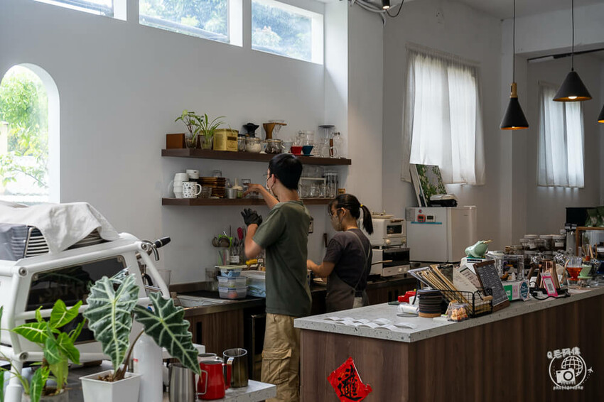 台中市沙鹿區沙鹿初咖啡 | 台中沙鹿超美咖啡館！店內唯美、溫馨兩風格，超舒適超Chill～　