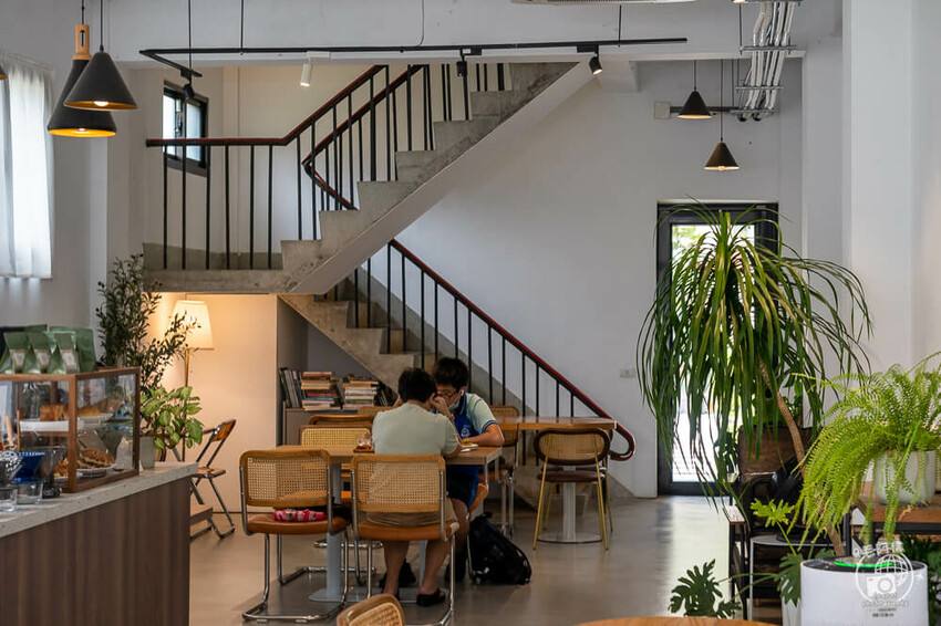 台中市沙鹿區沙鹿初咖啡 | 台中沙鹿超美咖啡館！店內唯美、溫馨兩風格，超舒適超Chill～　