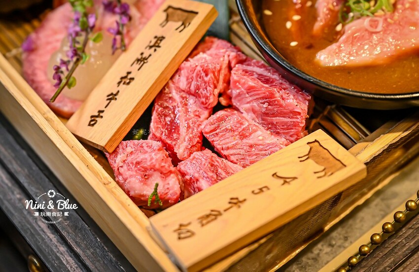 台中燒肉，日本花魁和服免費體驗、壽星優惠