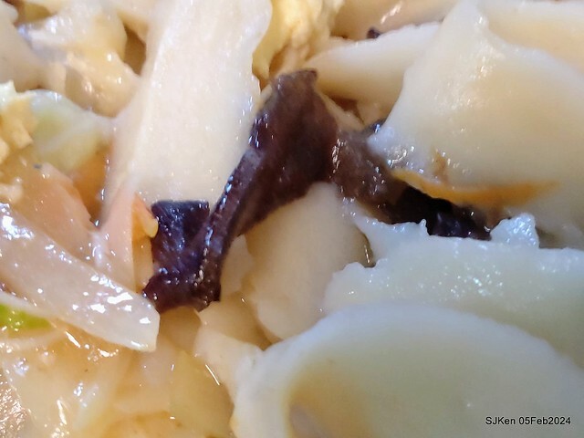 (新竹東門圓環附近美食)「川六刀削牛肉麵」(Chinese Stir-Fried Mushi with Egg Strips Noodles),Hsinchu city, Feb 5, 2024, SJKen (新竹東門圓環附近美食)「川六刀削牛肉麵」(Chinese Stir-Fried Mushi with Egg Strips Noodles),Hsinchu city, Feb 5, 2024, SJKen