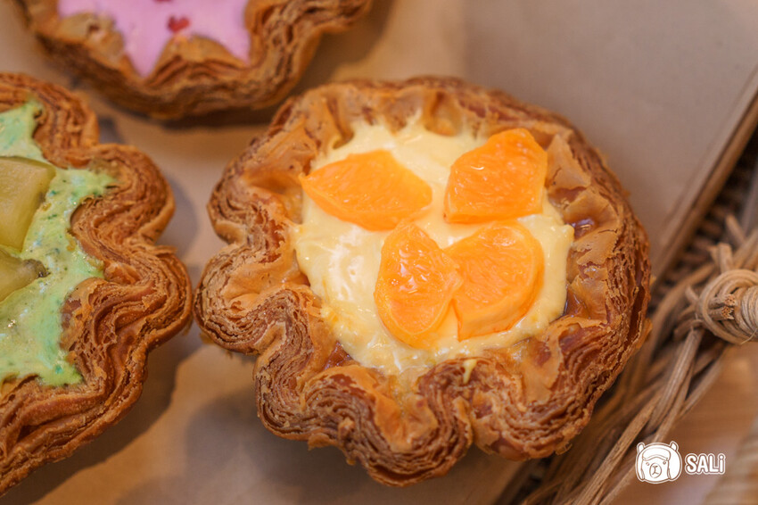 小鳥吃吐司 嘉義號｜北部人氣麵包品牌 前進嘉義，鹹口味千層可頌、還有繽紛千層水果可頌 - 莎笠，小日子