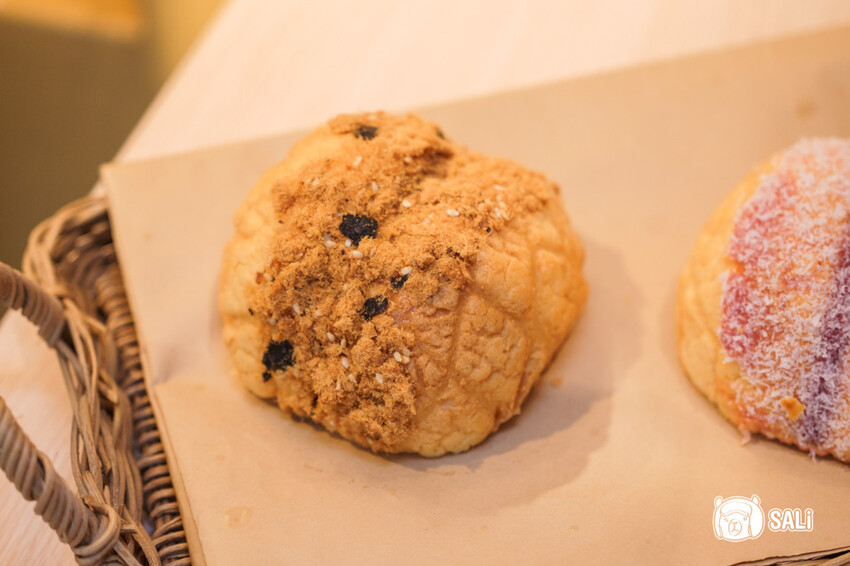 小鳥吃吐司 嘉義號｜北部人氣麵包品牌 前進嘉義，鹹口味千層可頌、還有繽紛千層水果可頌 - 莎笠，小日子