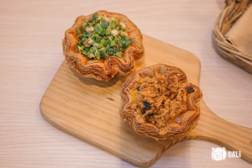 小鳥吃吐司 嘉義號｜北部人氣麵包品牌 前進嘉義，鹹口味千層可頌、還有繽紛千層水果可頌 - 莎笠，小日子