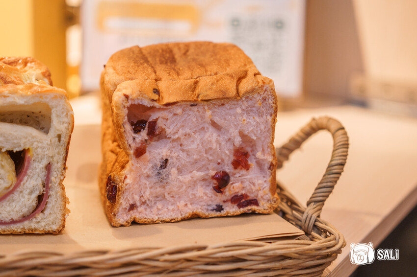 小鳥吃吐司 嘉義號｜北部人氣麵包品牌 前進嘉義，鹹口味千層可頌、還有繽紛千層水果可頌 - 莎笠，小日子