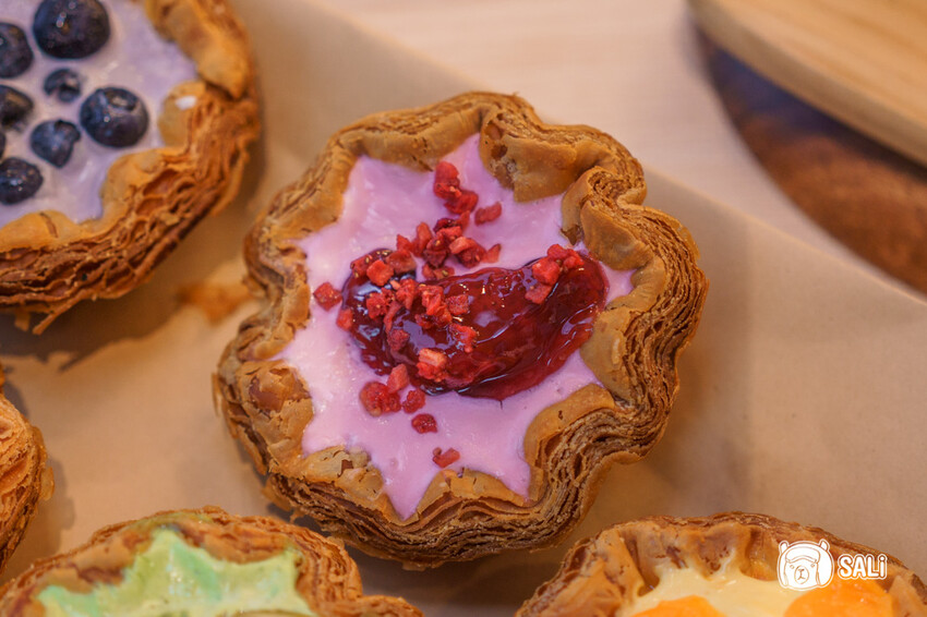 小鳥吃吐司 嘉義號｜北部人氣麵包品牌 前進嘉義，鹹口味千層可頌、還有繽紛千層水果可頌 - 莎笠，小日子