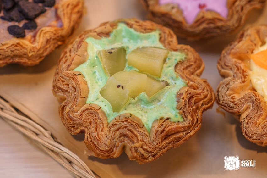 小鳥吃吐司 嘉義號｜北部人氣麵包品牌 前進嘉義，鹹口味千層可頌、還有繽紛千層水果可頌 - 莎笠，小日子