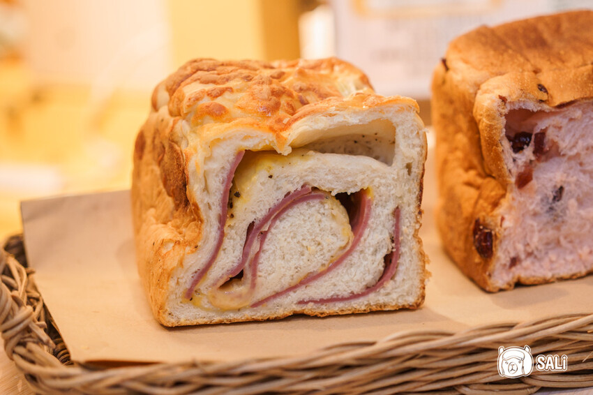 小鳥吃吐司 嘉義號｜北部人氣麵包品牌 前進嘉義，鹹口味千層可頌、還有繽紛千層水果可頌 - 莎笠，小日子