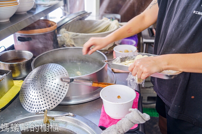 九穗古早味滷肉|彰化市小吃手工麵疙瘩,滷味入味、烏梅汁醇厚。 - 螞蟻幫的櫥櫃