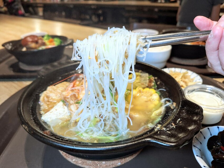 【美食】「占元府」牛肉麵、飯煲、麵煲、湯煲，北車牛肉麵推薦、