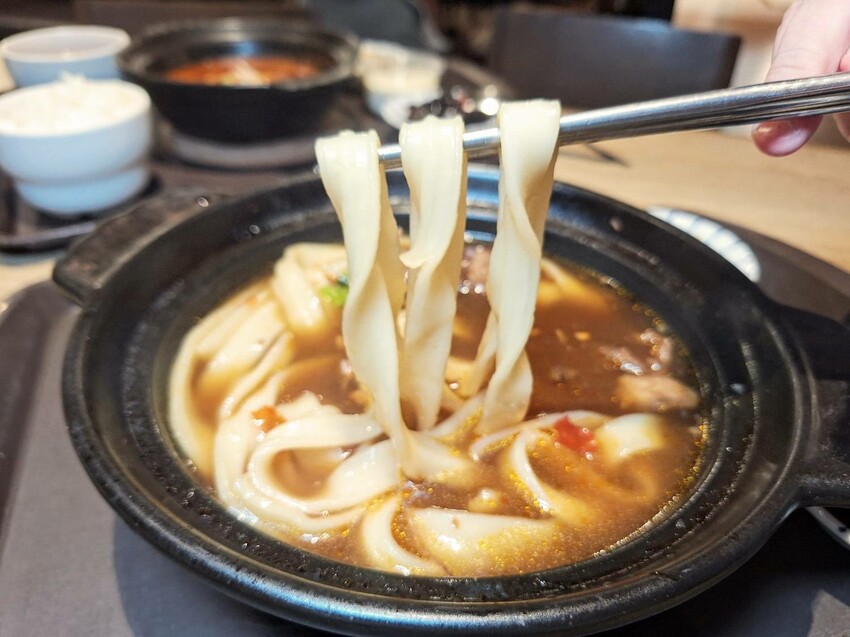 【美食】「占元府」牛肉麵、飯煲、麵煲、湯煲，北車牛肉麵推薦、
