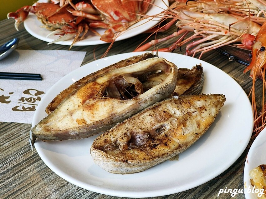 台中市西屯區潮港城太陽百匯｜台中Buffet吃到飽推薦 釜山海鮮季開跑 四人同行送巨無霸檸檬泰國蝦 百道料理無限供應 螃蟹