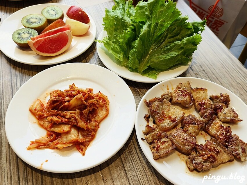 台中市西屯區潮港城太陽百匯｜台中Buffet吃到飽推薦 釜山海鮮季開跑 四人同行送巨無霸檸檬泰國蝦 百道料理無限供應 螃蟹