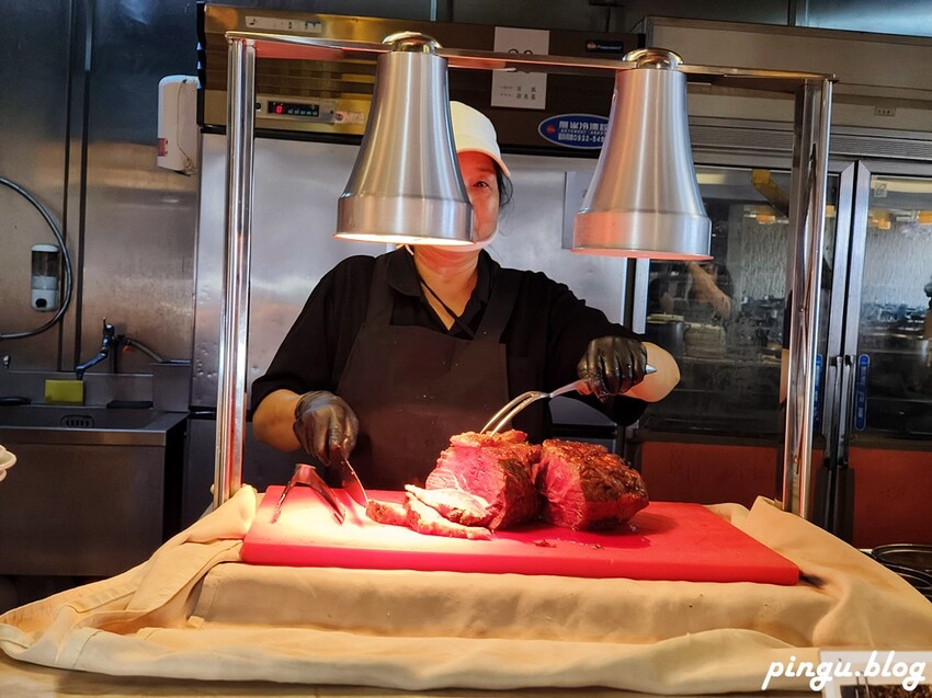 台中市西屯區潮港城太陽百匯｜台中Buffet吃到飽推薦 釜山海鮮季開跑 四人同行送巨無霸檸檬泰國蝦 百道料理無限供應 螃蟹