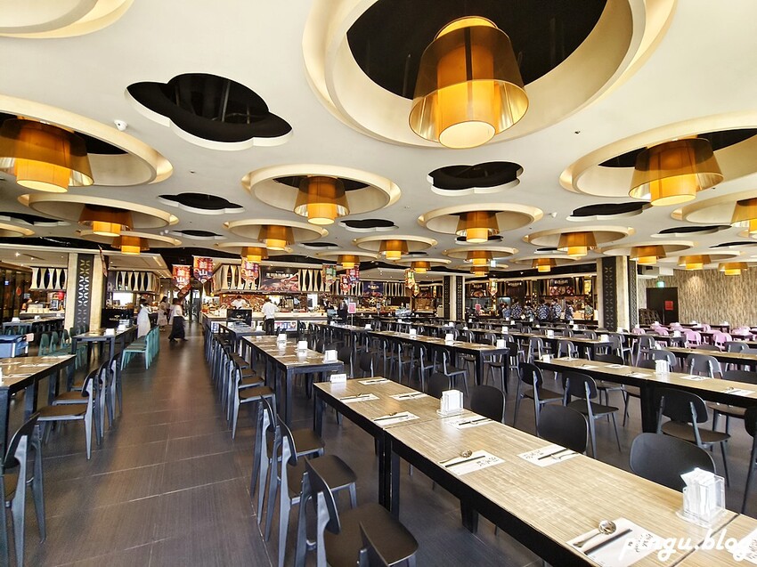 台中市西屯區潮港城太陽百匯｜台中Buffet吃到飽推薦 釜山海鮮季開跑 四人同行送巨無霸檸檬泰國蝦 百道料理無限供應 螃蟹