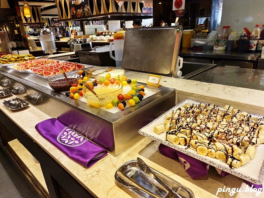 台中市西屯區潮港城太陽百匯｜台中Buffet吃到飽推薦 釜山海鮮季開跑 四人同行送巨無霸檸檬泰國蝦 百道料理無限供應 螃蟹