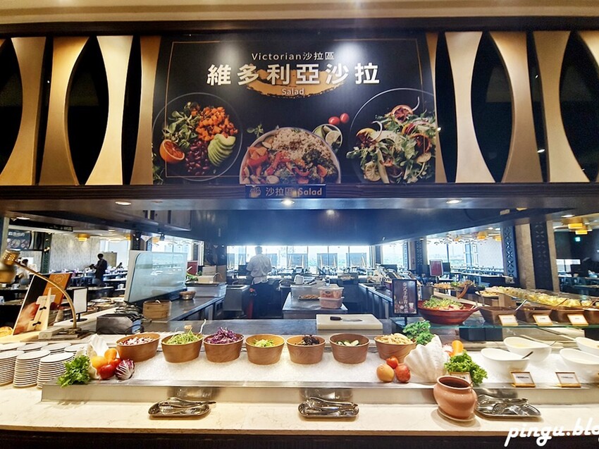 台中市西屯區潮港城太陽百匯｜台中Buffet吃到飽推薦 釜山海鮮季開跑 四人同行送巨無霸檸檬泰國蝦 百道料理無限供應 螃蟹