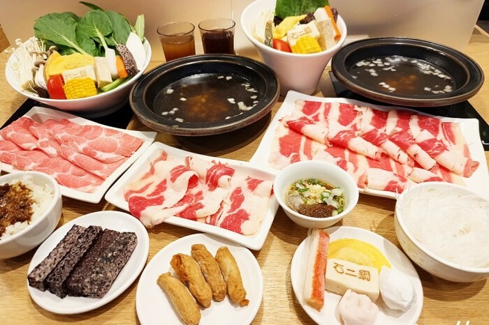 台中市西屯區潮港城太陽百匯｜台中Buffet吃到飽推薦 釜山海鮮季開跑 四人同行送巨無霸檸檬泰國蝦 百道料理無限供應 螃蟹