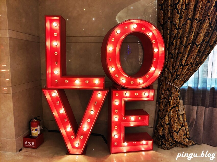 台中市西屯區潮港城太陽百匯｜台中Buffet吃到飽推薦 釜山海鮮季開跑 四人同行送巨無霸檸檬泰國蝦 百道料理無限供應 螃蟹