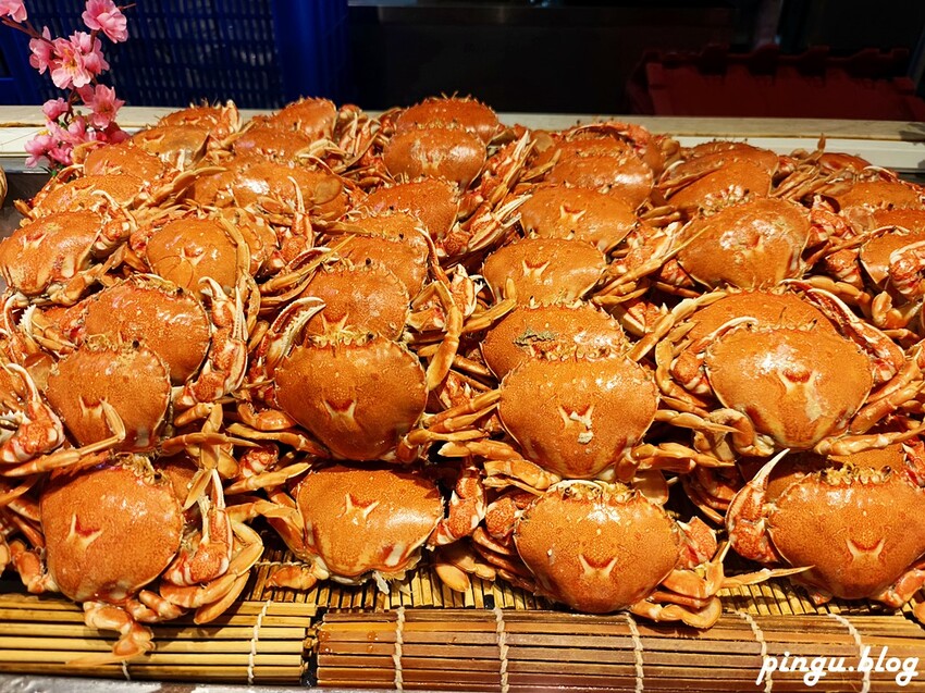 台中市西屯區潮港城太陽百匯｜台中Buffet吃到飽推薦 釜山海鮮季開跑 四人同行送巨無霸檸檬泰國蝦 百道料理無限供應 螃蟹