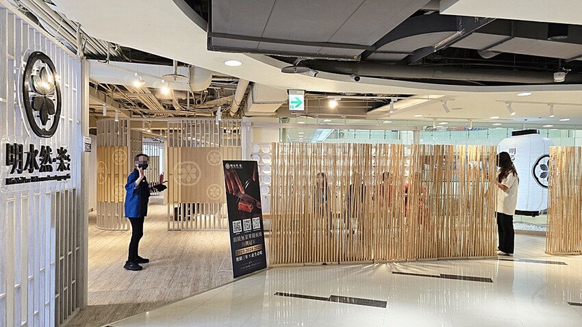台中慶生餐廳首選｜Google 評論4.8高分，高CP值頂級無菜單鐵板燒。活龍蝦三吃、日本A5和牛、北海道干貝，14品料理只要$1600，想吃先預約！！