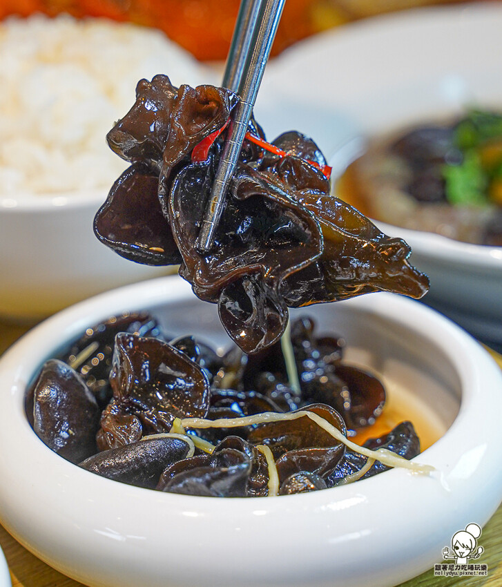 高雄夢時代首間 白玉樓 台菜定食、經典懷舊台菜美食 X 傳承第四代的台菜料理、高雄台菜 - 跟著尼力吃喝玩樂&親子生活