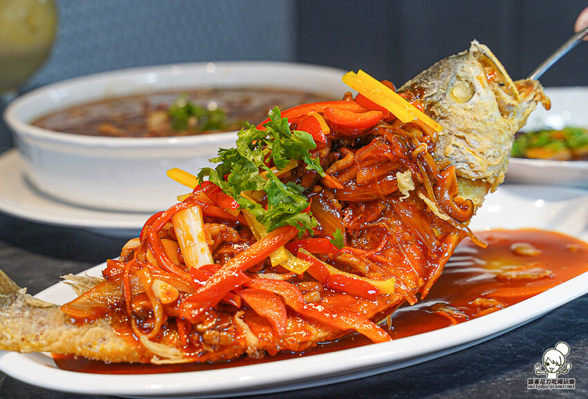 高雄夢時代首間 白玉樓 台菜定食、經典懷舊台菜美食 X 傳承第四代的台菜料理、高雄台菜 - 跟著尼力吃喝玩樂&親子生活