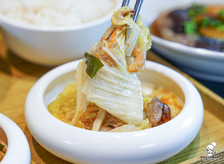 高雄夢時代首間 白玉樓 台菜定食、經典懷舊台菜美食 X 傳承第四代的台菜料理、高雄台菜 - 跟著尼力吃喝玩樂&親子生活