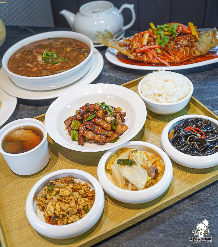 高雄夢時代首間 白玉樓 台菜定食、經典懷舊台菜美食 X 傳承第四代的台菜料理、高雄台菜 - 跟著尼力吃喝玩樂&親子生活