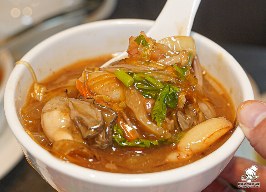 高雄夢時代首間 白玉樓 台菜定食、經典懷舊台菜美食 X 傳承第四代的台菜料理、高雄台菜 - 跟著尼力吃喝玩樂&親子生活