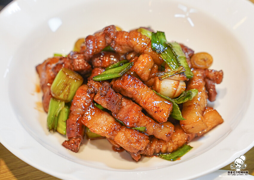 高雄夢時代首間 白玉樓 台菜定食、經典懷舊台菜美食 X 傳承第四代的台菜料理、高雄台菜 - 跟著尼力吃喝玩樂&親子生活